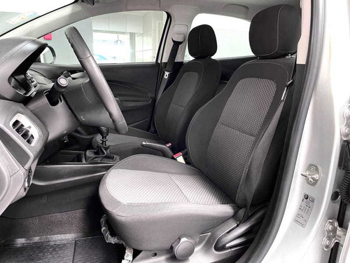 Imagem 5 de 15 de Chevrolet Onix 1.0 Mt Lt