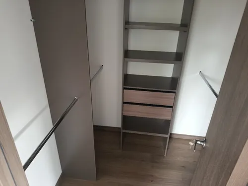Apartamento En Arriendo Ubicado En El Poblado Sector Los Balsos (27099).