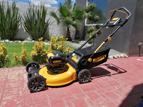 Imagen 3 de 9 de Podadora De Césped Dewalt Xr 20v Dcmwp233 Nueva
