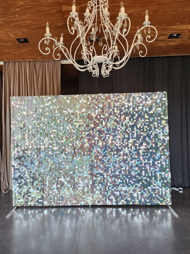 Imagen 3 de 4 de Alquiler Shimmer Wall, Importado, Ambientacion