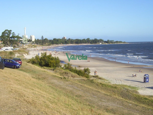 Imagen 4 de 4 de En Atlántida, Terreno Frente Por Frente Al Mar Con Bajada Propia A La Playa - Atlantida Atlántida