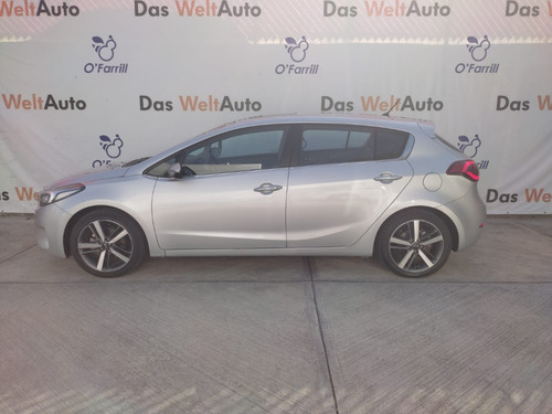 Imagen 7 de 12 de Kia Forte Sx Hb Std 2018