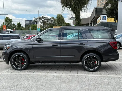 Ford Expedition Limited Stealth Performance 4x4 2024