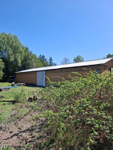 11,5ha Terreno Con Casa Y Piscina Lado Del Rio Unihue