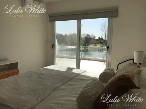 Imagen 10 de 18 de Venta - Hermosa Casa A La Laguna En Terralagos - Canning