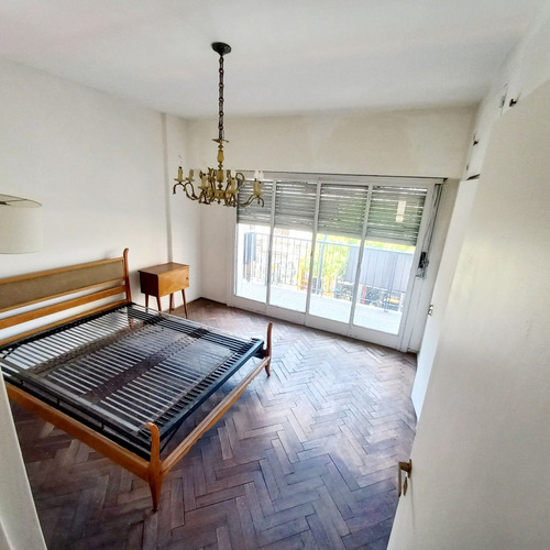 Departamento En Venta De 3 Ambientes Espacioso Y Luminoso Para Actualizar En El Barrio De Almagro
