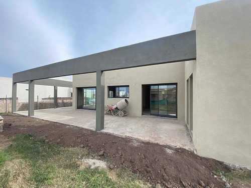 Imagen 2 de 9 de Casa - Countries/b.cerrado (ezeiza)