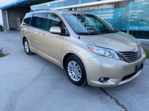 Imagen 2 de 15 de Toyota Sienna Xle Tela 2014 Arena