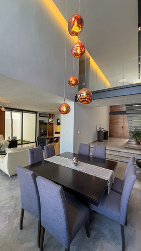 Casa En Venta Con Paneles Solares En Privada Residencial Parque Natura, Merida.
