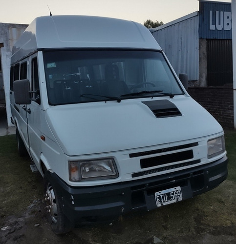Iveco Daily 35.10 Furgón Vidriado Con Asientos
