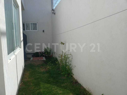 Casa En Venta - Metepec, Atlixco