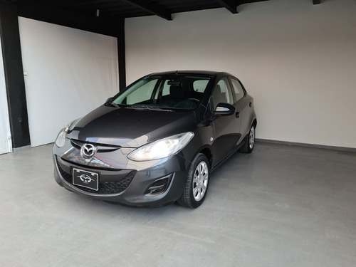 Imagen 1 de 11 de Mazda Mazda 2 2014 1.5 Touring At