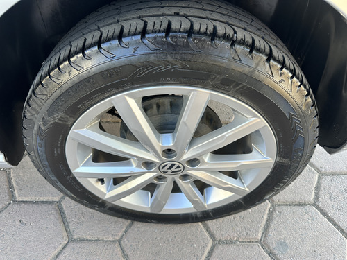 Volkswagen Polo 1.6 L4 Sound Mt