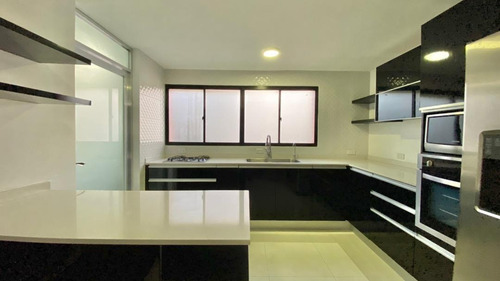 Imagen 6 de 12 de Apartamento En Alquiler Amoblado