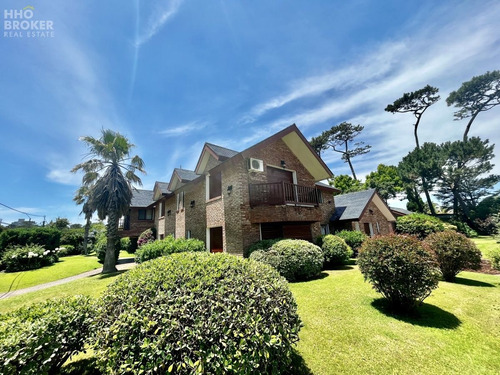 Imagen 1 de 29 de Espectacular Residencia A Pasos Del Mar - Playa Mansa Punta Del Este - Punta Del Este Mansa