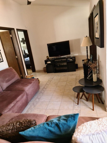Se Vende Residencia En Carretas, Super Cétrica, De Super Lujo !!