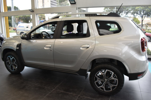 Imagen 4 de 15 de Renault Duster Iconic 4x4