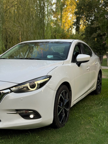 Auto Mazda 3 Extra Full Sedan