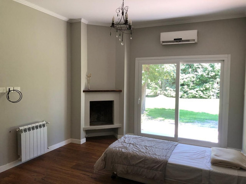 Imagen 25 de 30 de Venta Casa 5 Amb En Club De Campo Los Pinguinos, Ituzaingo