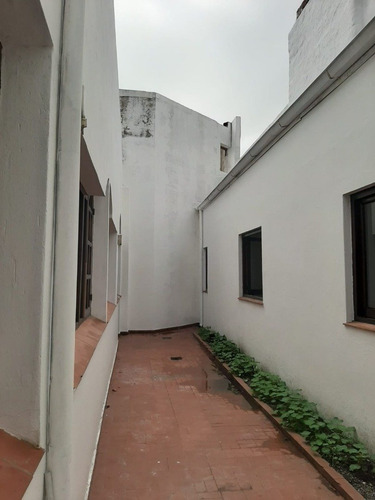 Imagen 9 de 10 de Chalet En Alquiler Con Destino Profesional.