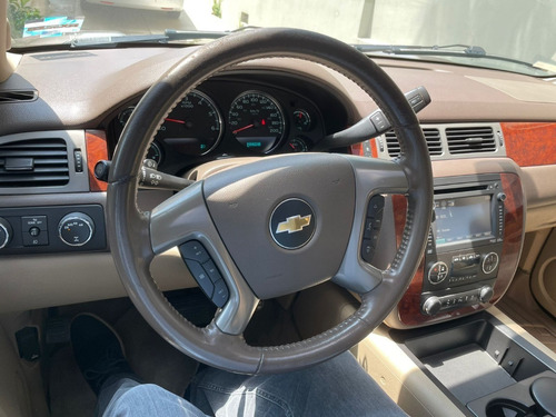 Imagen 2 de 15 de Chevrolet Suburban C Lt 2013