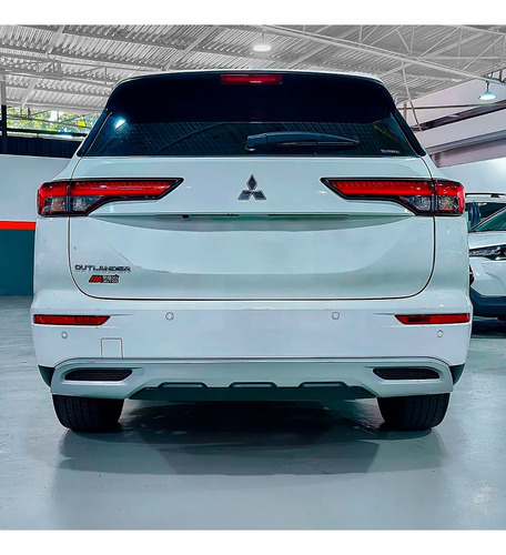 Mitsubishi Outlander H-line 2024