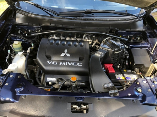 Mitsubishi Outlander 3.0 Gls 220cv At C/t 2012