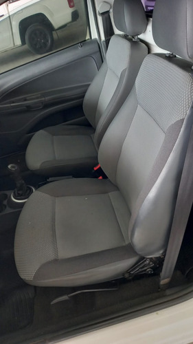 Imagen 6 de 6 de Volkswagen Saveiro 1.6 C/gnc 2012