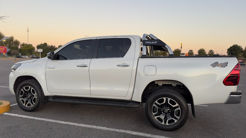 Toyota Hilux 2.8 Cd Srx 177cv 4x4 At