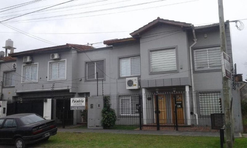 Duplex En Venta En Castelar Norte