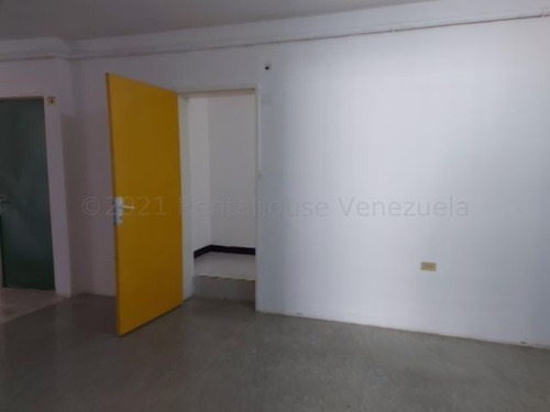 Imagen 2 de 8 de Casa Comercial En Venta En Chuao 21-16364