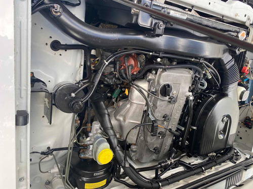 Imagen 9 de 13 de Nissan Np300 Refrigerada 2.4 Lts