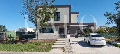 Casa En Venta Con Piscina En San Matias - Area 4, Escobar