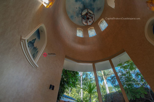 Casa De Lujo En Venta En Ajijic Con Alberca Y Terraza Con Vista A La Laguna