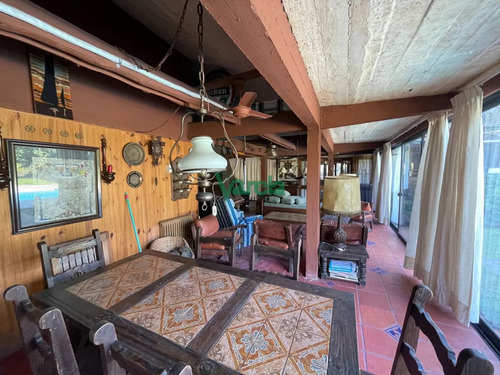 Casa De 4 Dormitorios Y 3 Baños Con Piscina En La Floresta