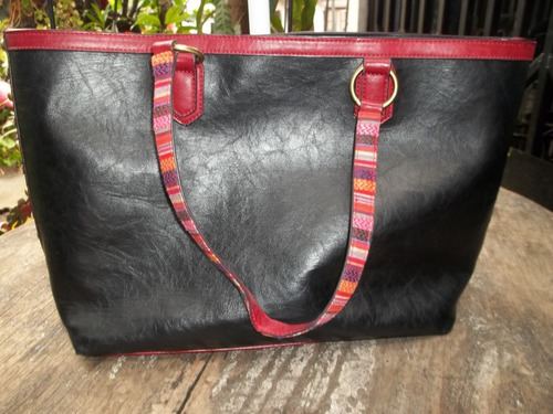Cartera Nicole Lee Usa