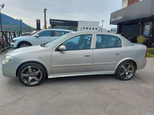 Imagem 9 de 12 de Chevrolet Astra 2.0 Mpfi Cd Sedan 8v Gasolina 4p