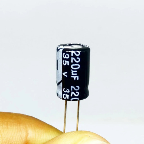 Cap. Elco. 220uf/35v 8x12 105° - 5 Peças