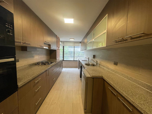Departamento En Arriendo De 3 Dorm. 2 Estac. En Las Condes