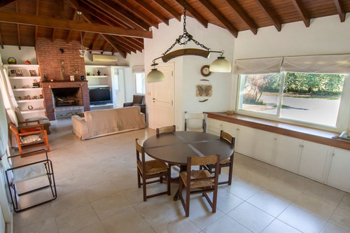 Casa En Venta 5 Amb + Dep En Los Cardales C Club