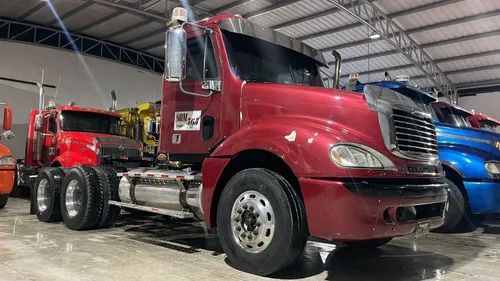 Freightliner Cl 120 2007 Vino Tinto