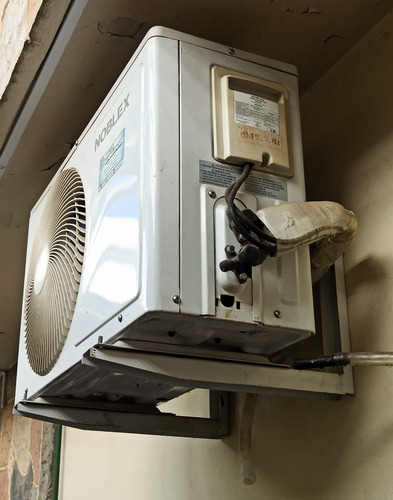 Aire Acondicionado Split Frio/calor Noblex Nos32h10 Blanco (Usado)