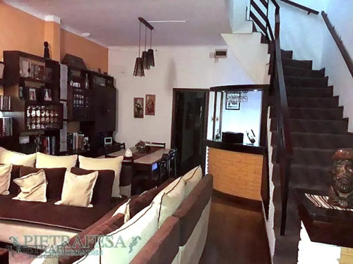 Casa En Venta Con Renta 2 Plantas 5 Dormitorios 2 Baños Con Fondo Y Parrillero - Av. Carlos María Ramirez- La Teja -