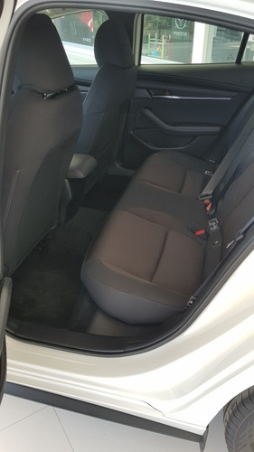 Mazda 3 Touring 2.0 Mecánico Blanco Nieve Perlado