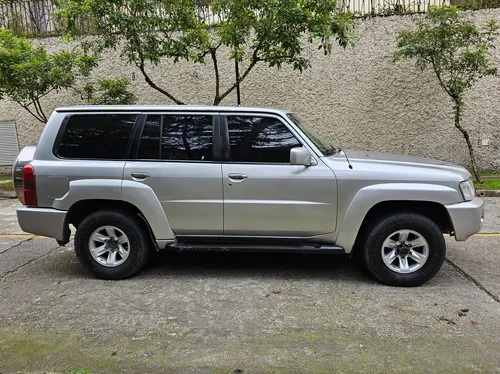 Nissan Patrol 4.8 Y61 Grx