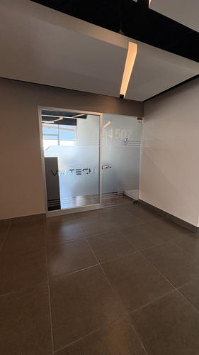 Se Vende Oficina En Momentum Centro Sur Torre 1. 2