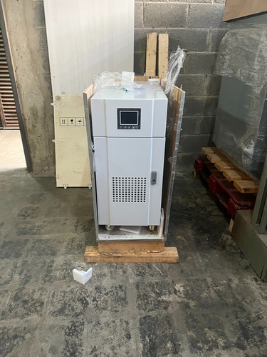 Estabilizador 3f De 30kva (+-25%) Ent 208v Sal 208v Ip23