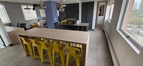 Oficina Dúplex Recién Remodelada Con Mobiliario Incluido