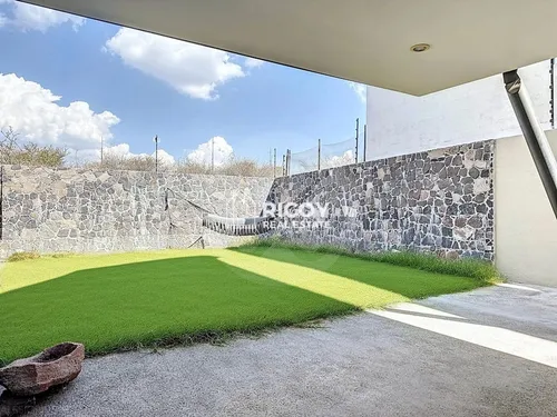 Casa En Venta En Juriquilla