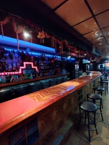 Imagen 3 de 18 de Tasca Restaurant, Club Nocturno